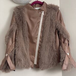 NWOT! Chic Faux Fur & Leather Moto Jacket in Taupe w/Zipper Size Medium